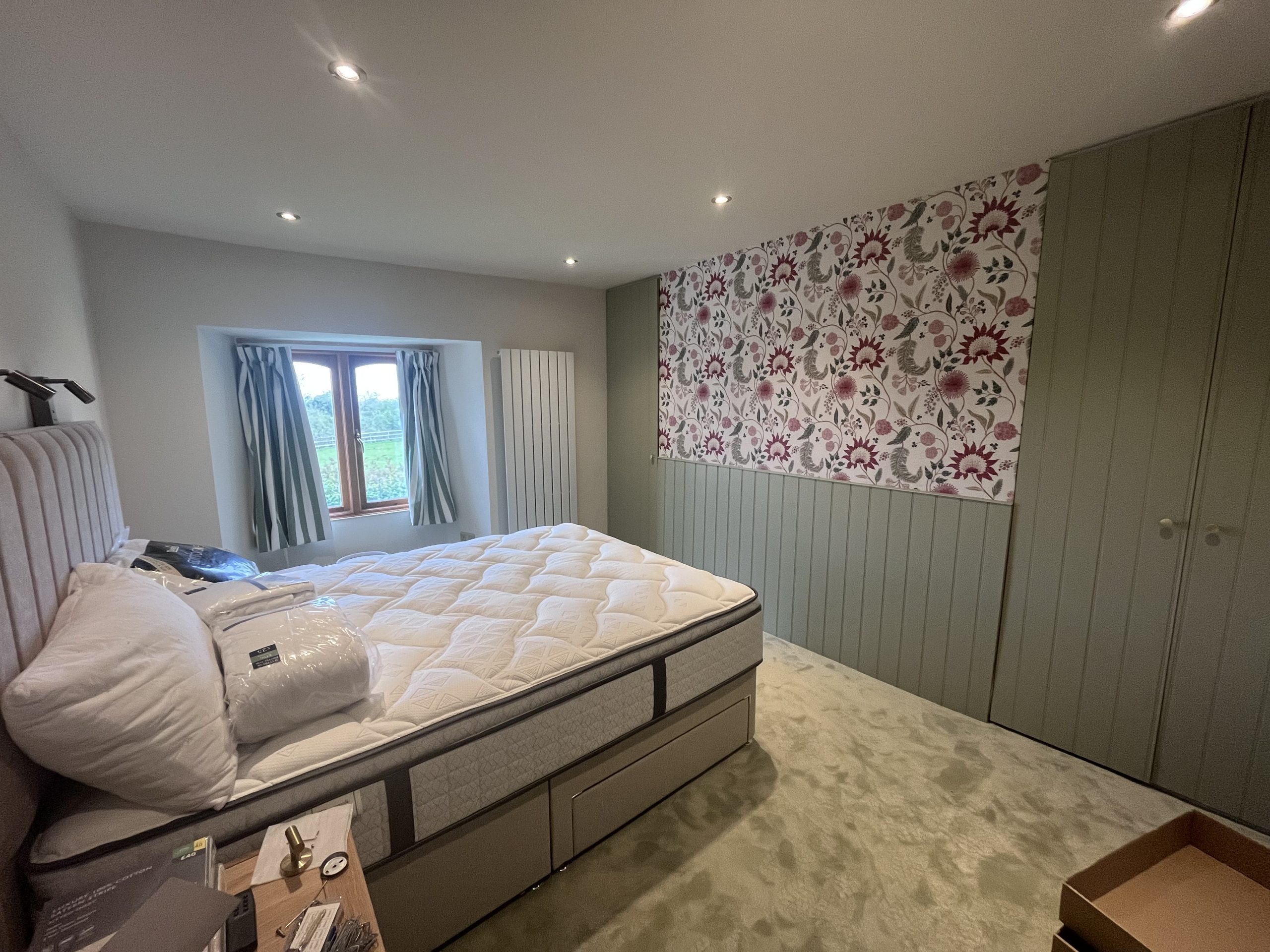 bedroom makeover plastering paiting dry lining