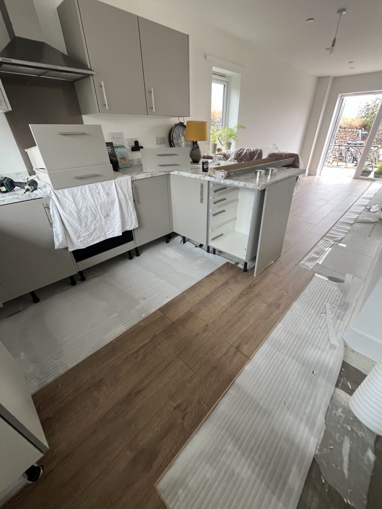 lamiante flooring install